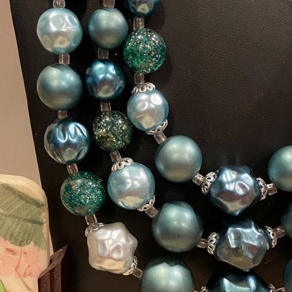 Japan Elegant Multi-Strand Teal Pearl Necklace - Picture 4 of 9